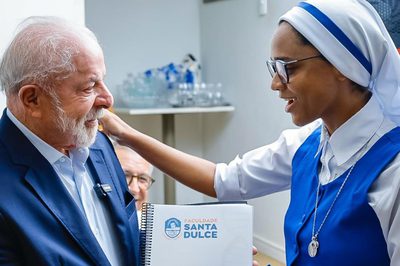 Lula assina medida provisória que destina recursos do FGTS para entidades filantrópicas