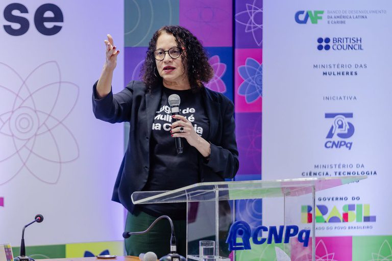 Governo anuncia a Política de Empoderamento de Meninas e Mulheres em ciência e tecnologia