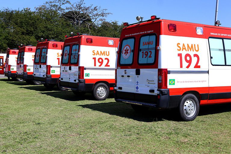 50 ambulâncias do Samu reforçam atendimento às vítimas das chuvas em MG