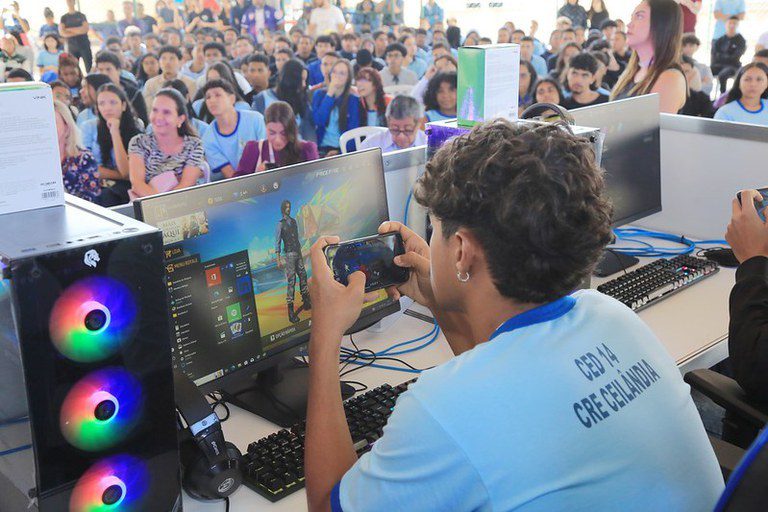 Programa "Saúde e Qualidade de Vida para Jogadores Eletrônicos" vai capacitar 10 mil jovens