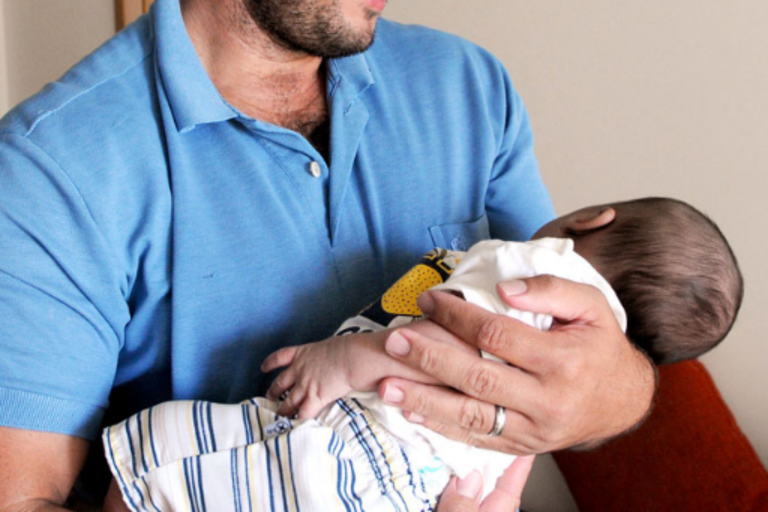 Senado aprova ampliação gradual da licença paternidade, que chegará a 20 dias