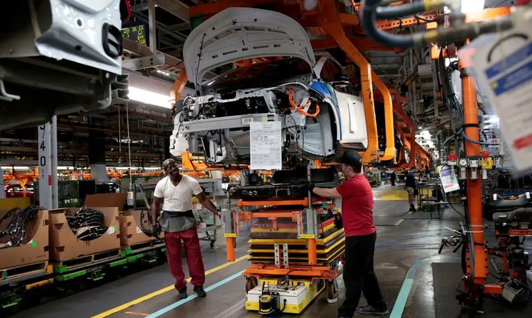 Economia brasileira cresce mais que o previsto pelo mercado, indica Banco Central