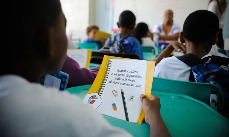 Sancionada lei que estende oferta de educação infantil em creches e pré-escolas das zonas urbanas e rurais