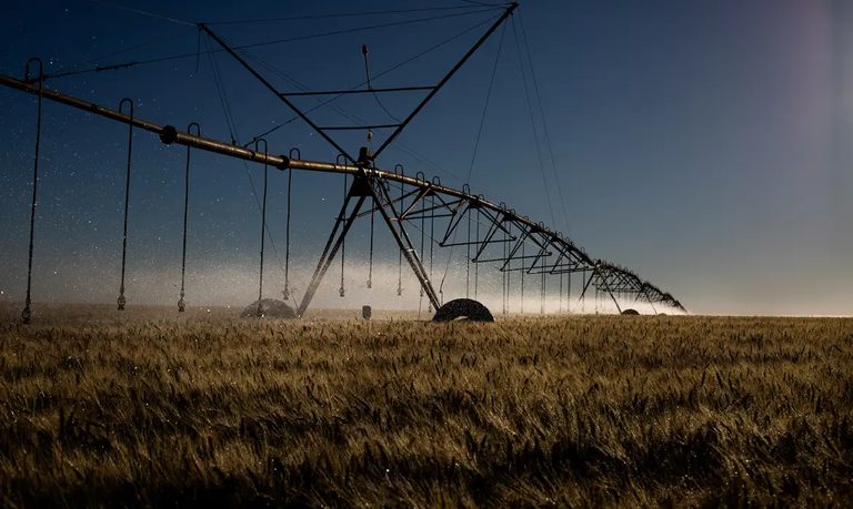 Nova regra amplia horário de desconto em energia para produtores que usam irrigação