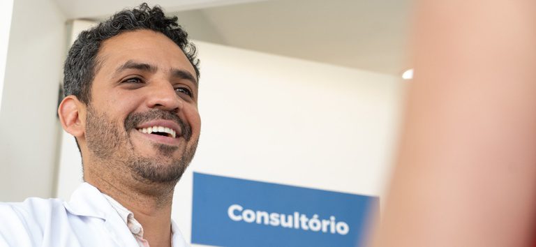 Programa garante presença de médicos especialistas até renovação em fevereiro de 2027