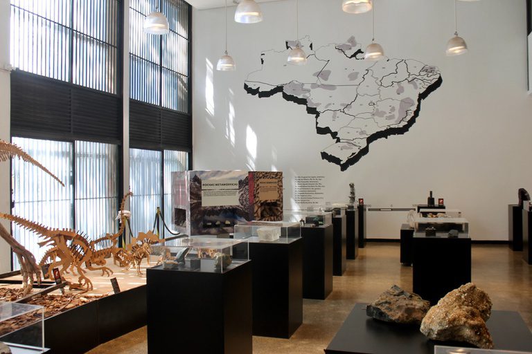 Museu de Geociências da UnB aproxima o público da história do planeta