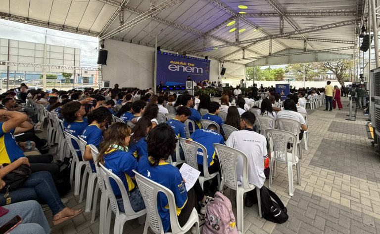 Enem 2027: dois mil estudantes participam de aulão preparatório no Ceará