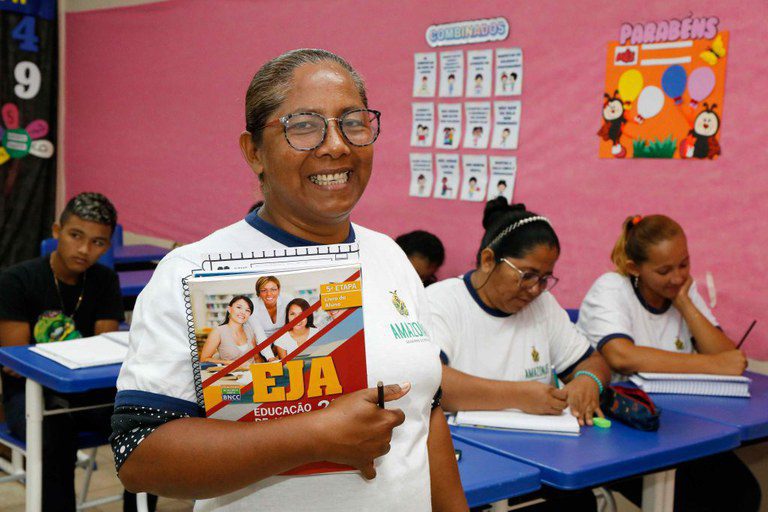 Educação de jovens e adultos é tema de episódio do PodMEC