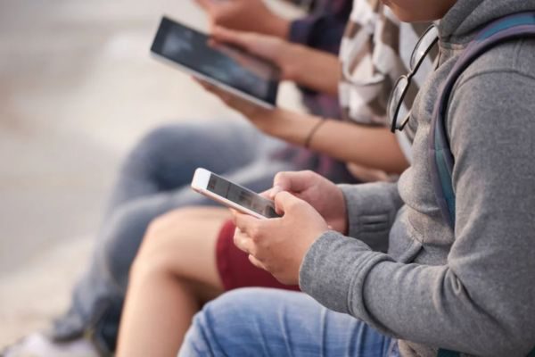 Estudo indica que bets prejudicam 2 milhões de estudantes no Brasil
