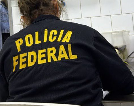 Polícia Federal combate pesca ilegal na Reserva de Alcatrazes