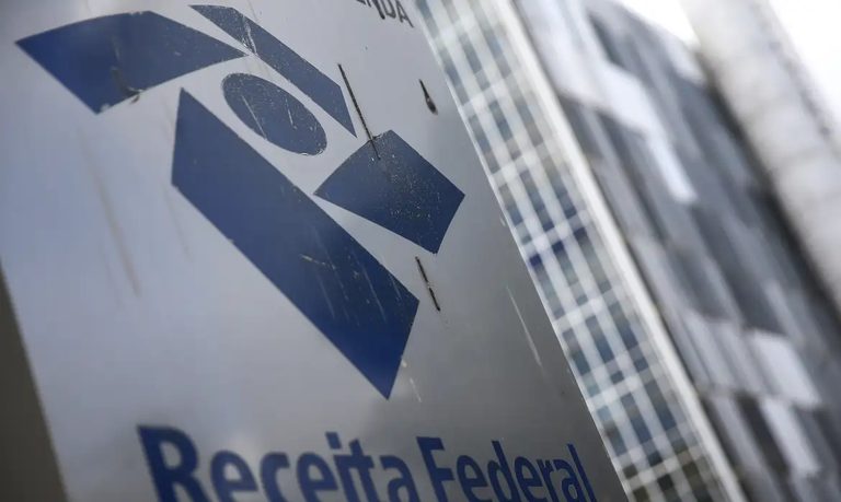 Receita Federal amplia em todo o Brasil o atendimento em Libras, a Língua Brasileira de Sinais