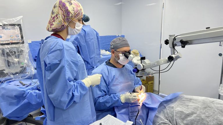 SUS adota nova técnica cirúrgica que trata glaucoma e catarata ao mesmo tempo