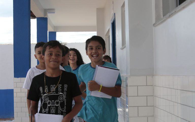 Glossário aborda 'discurso de ódio' e orienta como prevenir a violência escolar