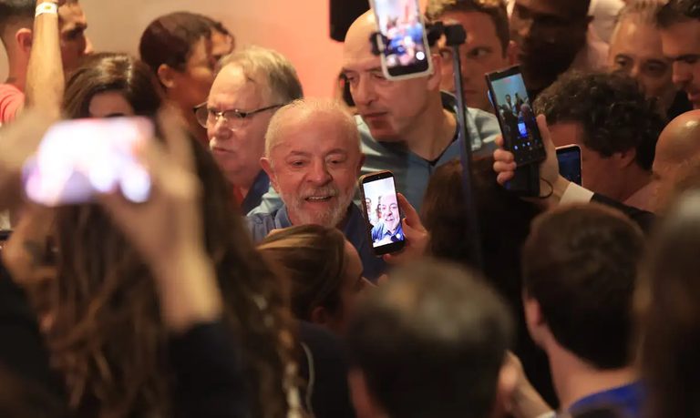 Líderes europeus e latino-americanos parabenizam Lula. OEA destaca participação no segundo turno