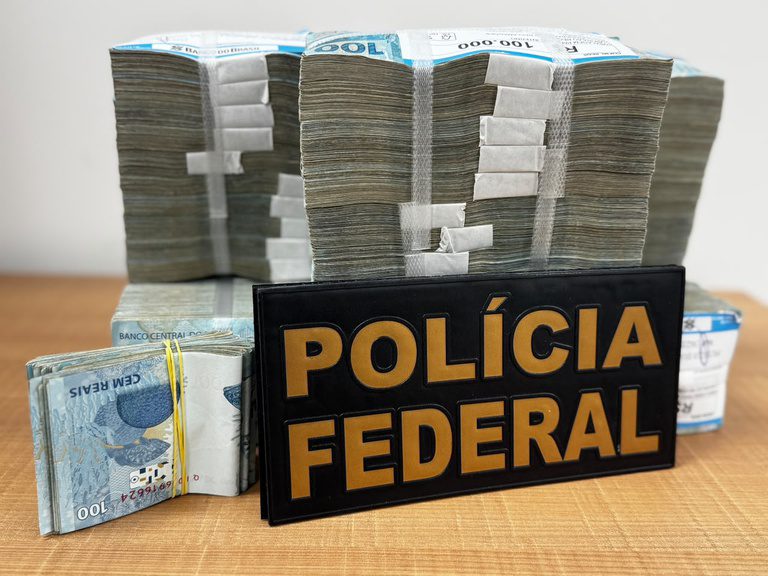 PF apreende meio milhão de reais durante investigação eleitoral em Aracaju