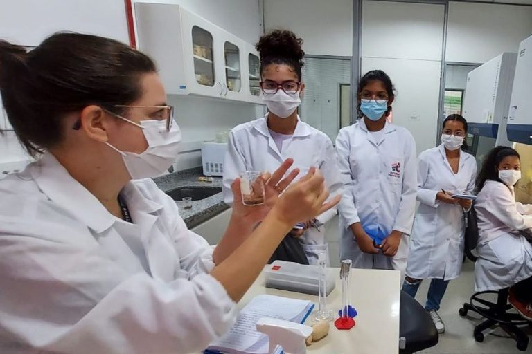 Programa Futuras Cientistas tem inscrições prorrogadas até 6 de novembro